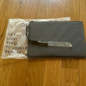 BÉIS laptop pouch in grey